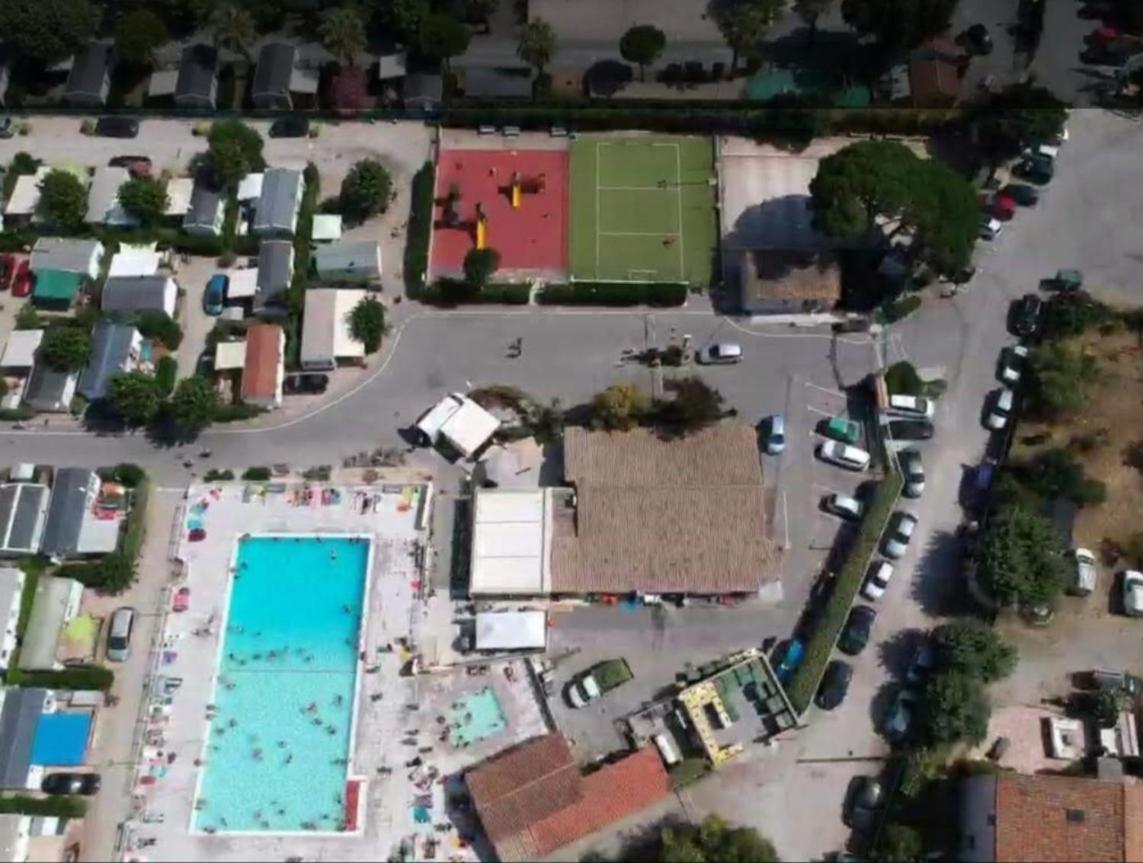 Vacances Familiales Dans Camping Avec Piscine Fréjus Eksteriør bilde